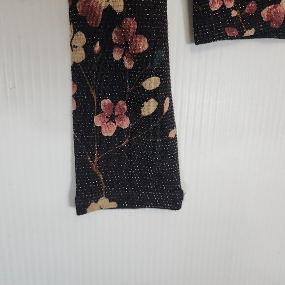 BKE Boutique Buckle Top Blouse Womens Small Black Wrap Floral Choker Metallic‎ - Picture 6 of 16